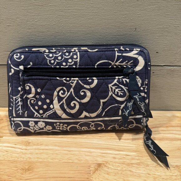 Vera Bradley Turn Lock / Zip Around Wallet Blue & Cream Floral Quilted 8" x 5" - Picture 3 of 6